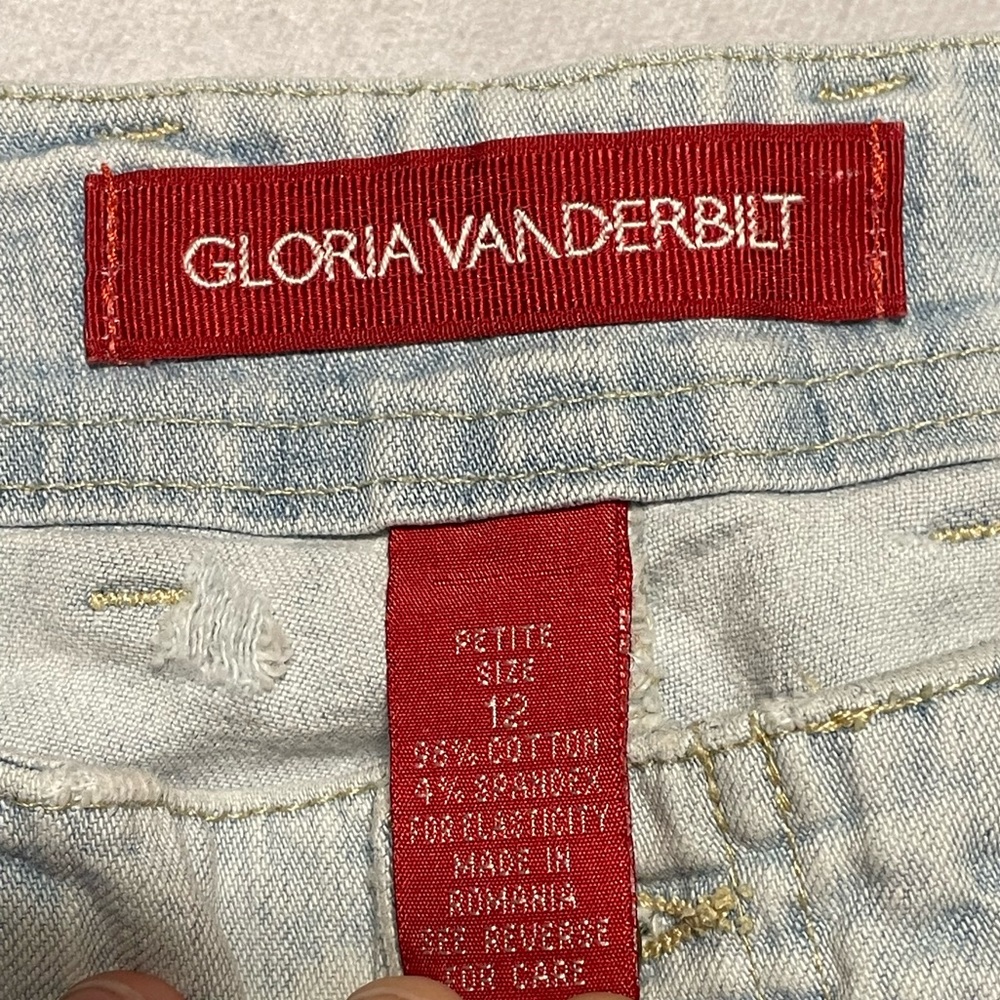 3/$15 Gloria Vanderbilt women’s size 12 petite light wash denim capris - Picture 7 of 8